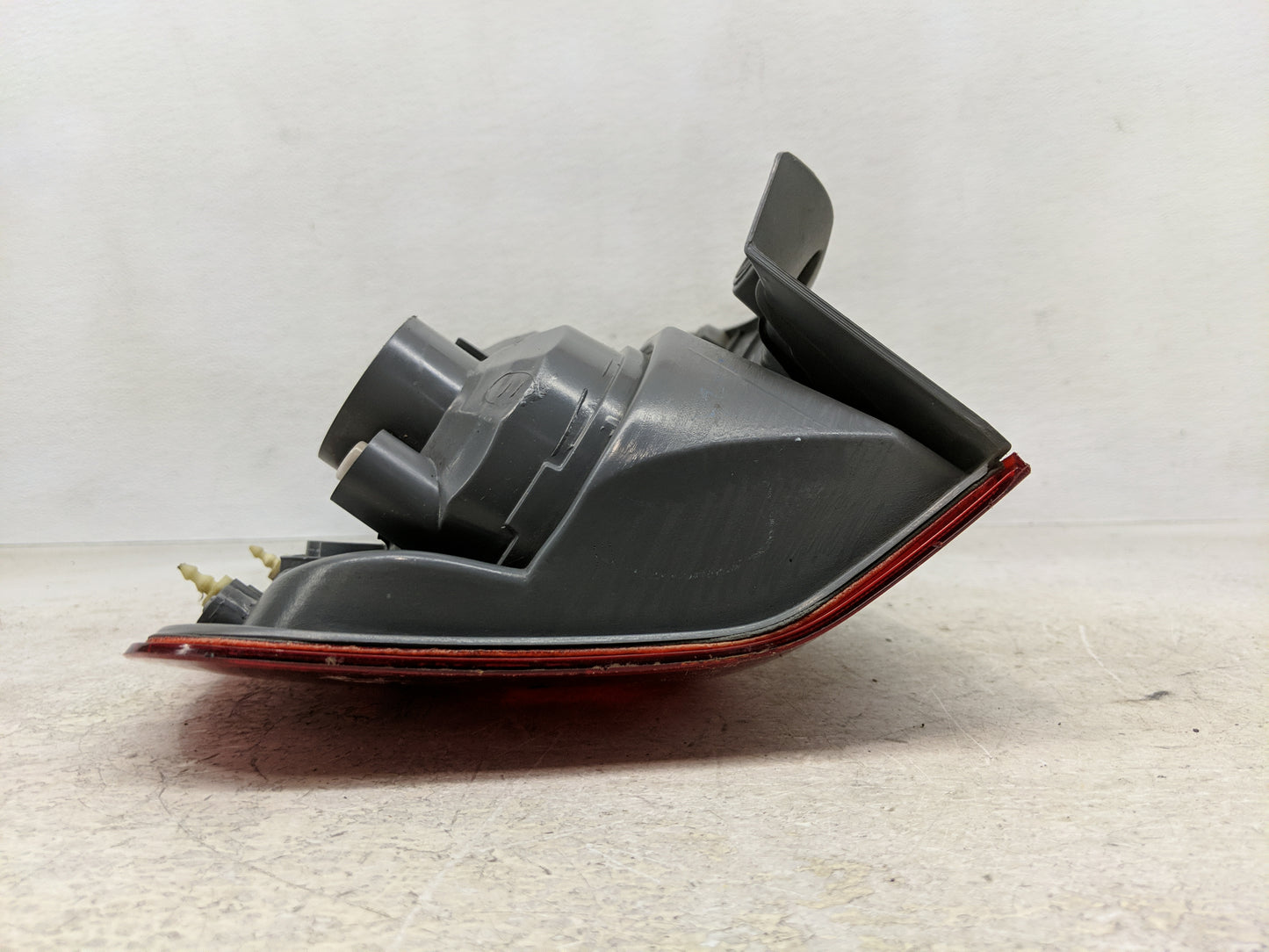 2005 Honda Pilot Pilot Tail Light Assembly Driver Left OEM Fits Fits 2003 2004 OEM Used Auto Parts - Oemusedautoparts1.com