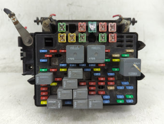 compare product 2005 Hummer H2 Fusebox Fuse Box Panel Relay Module P/N:15115617-02 Fits OEM Used Auto Parts
