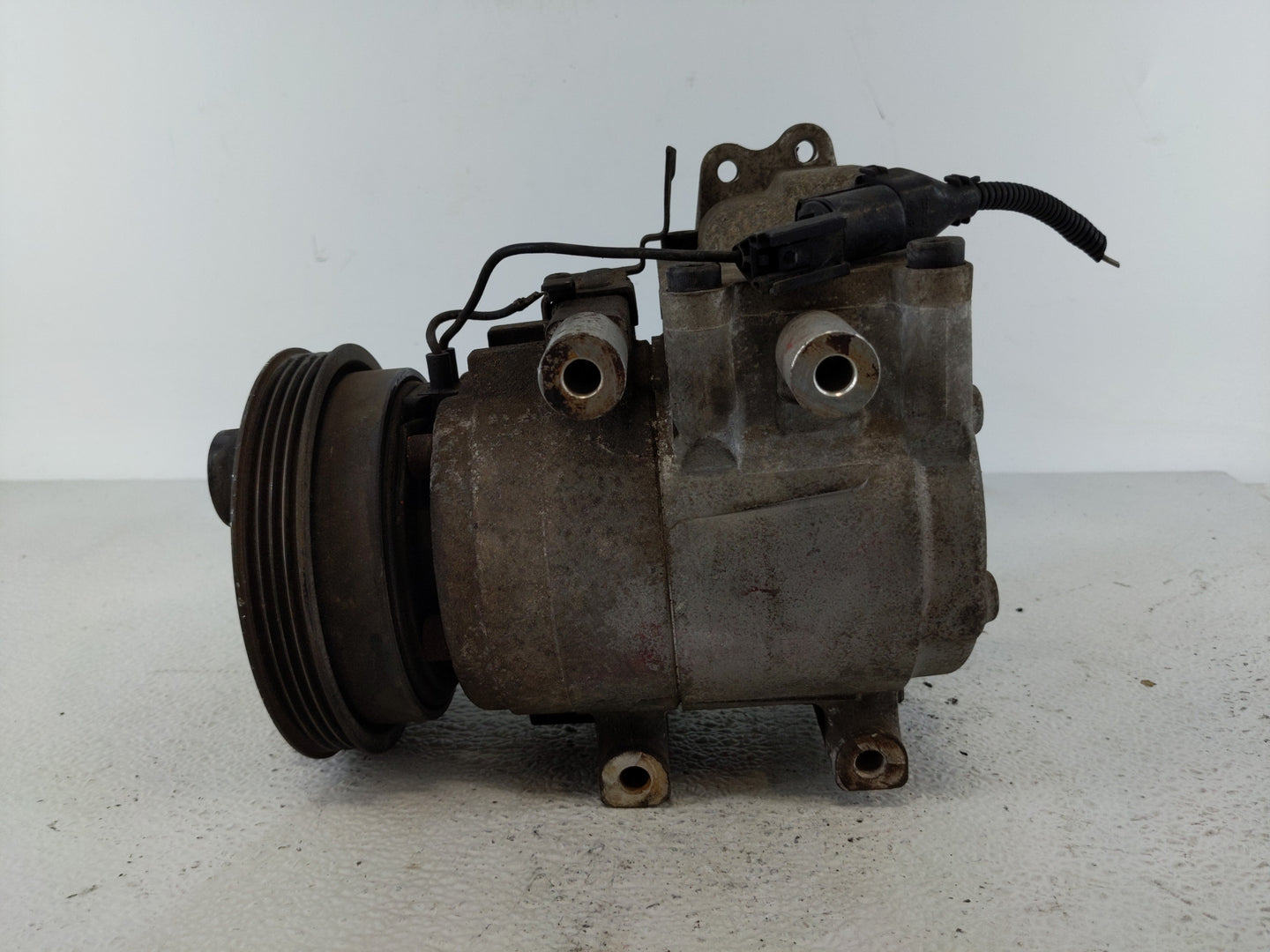 2001-2006 Hyundai Accent Air Conditioning A/c Ac Compressor Oem - Oemusedautoparts1.com