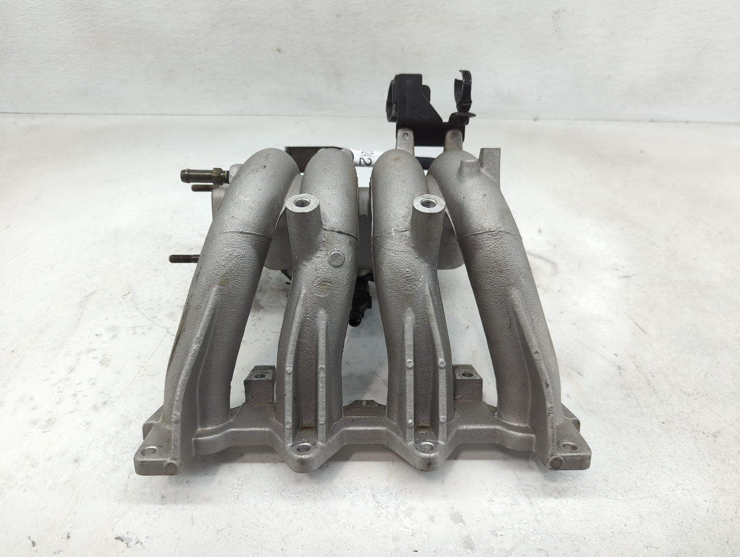 2004-2006 Hyundai Accent Air Intake Manifold P/N:39300-22600 Fits Fits 2004 2005 2006 OEM Used Auto Parts - Oemusedautoparts
