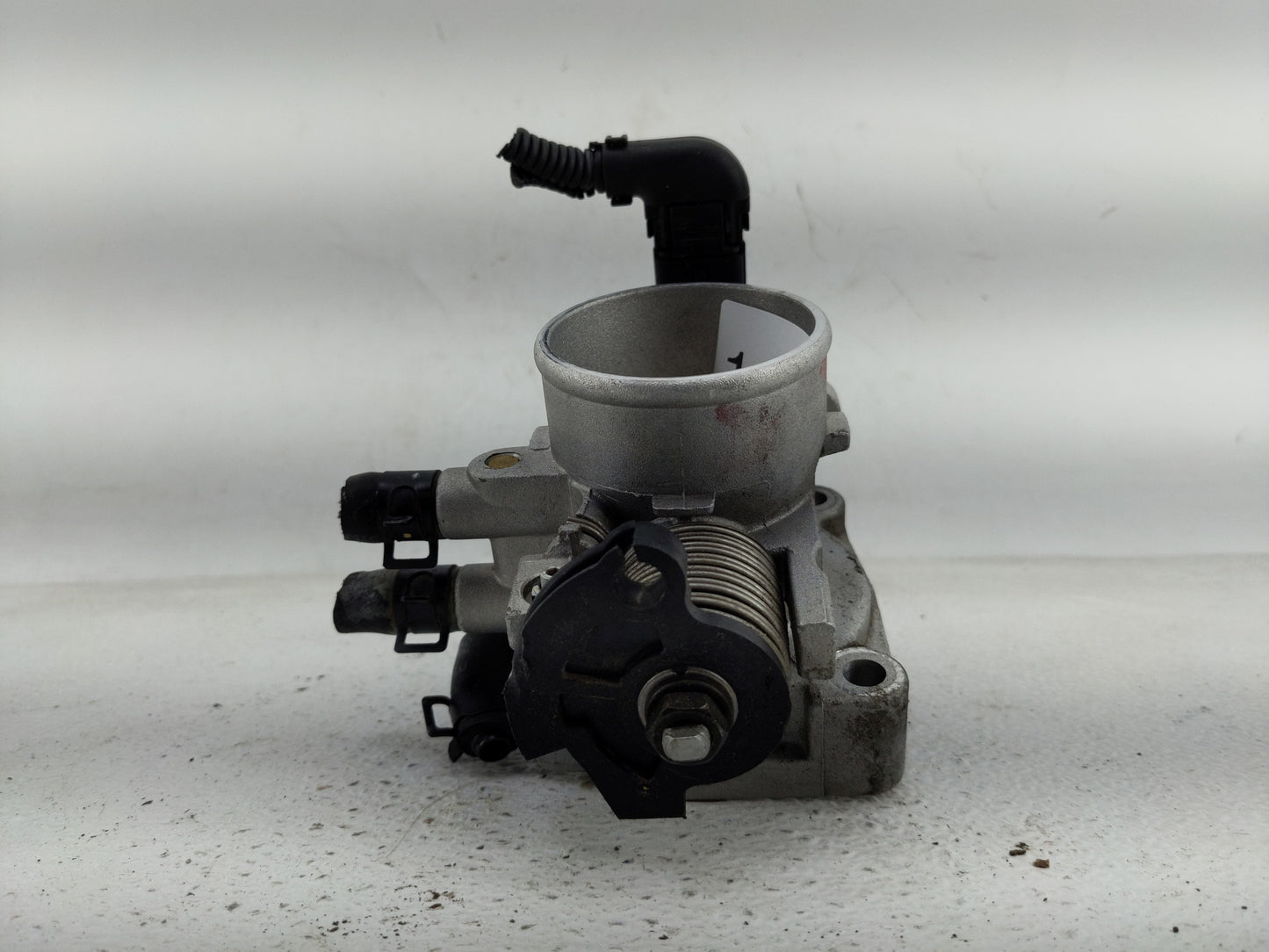 2001-2006 Hyundai Accent Throttle Body P/N:35150-22600 Fits Fits 2001 2002 2003 2004 2005 2006 OEM Used Auto Parts - Oemused