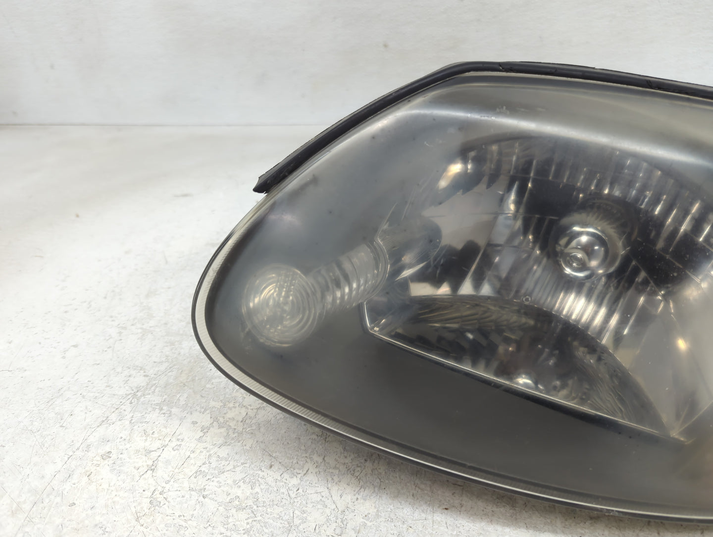 2003-2006 Hyundai Accent Passenger Right Oem Head Light Headlight Lamp - Oemusedautoparts1.com