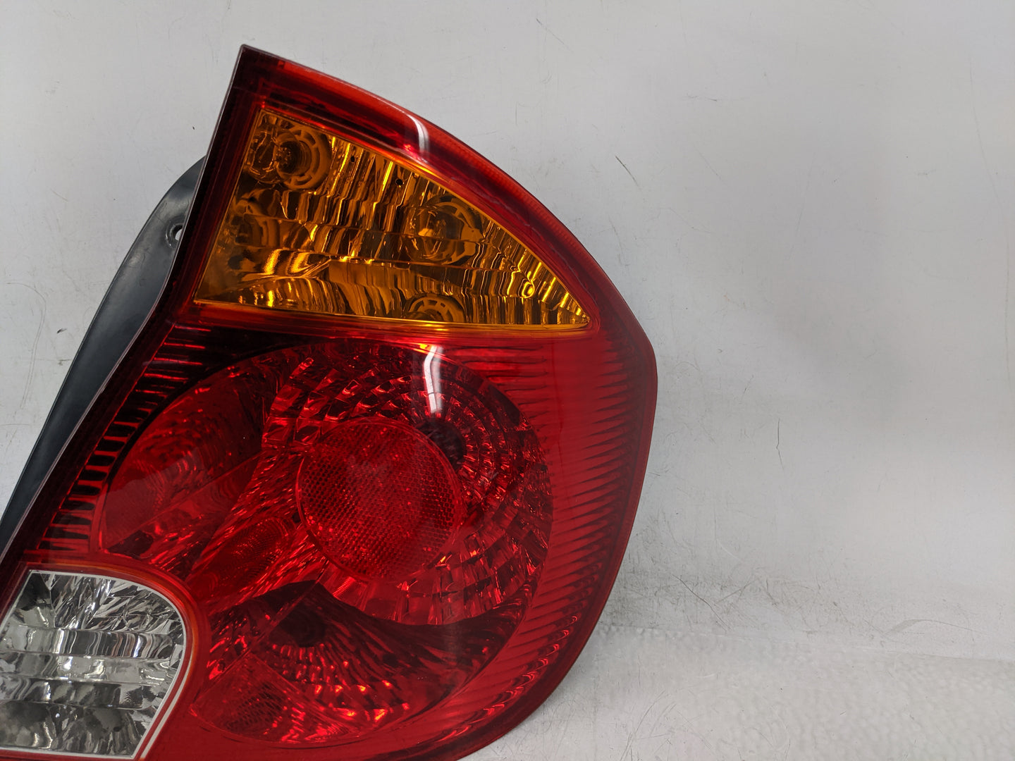 2003-2006 Hyundai Accent Tail Light Assembly Passenger Right OEM Fits Fits 2003 2004 2005 2006 OEM Used Auto Parts - Oemused