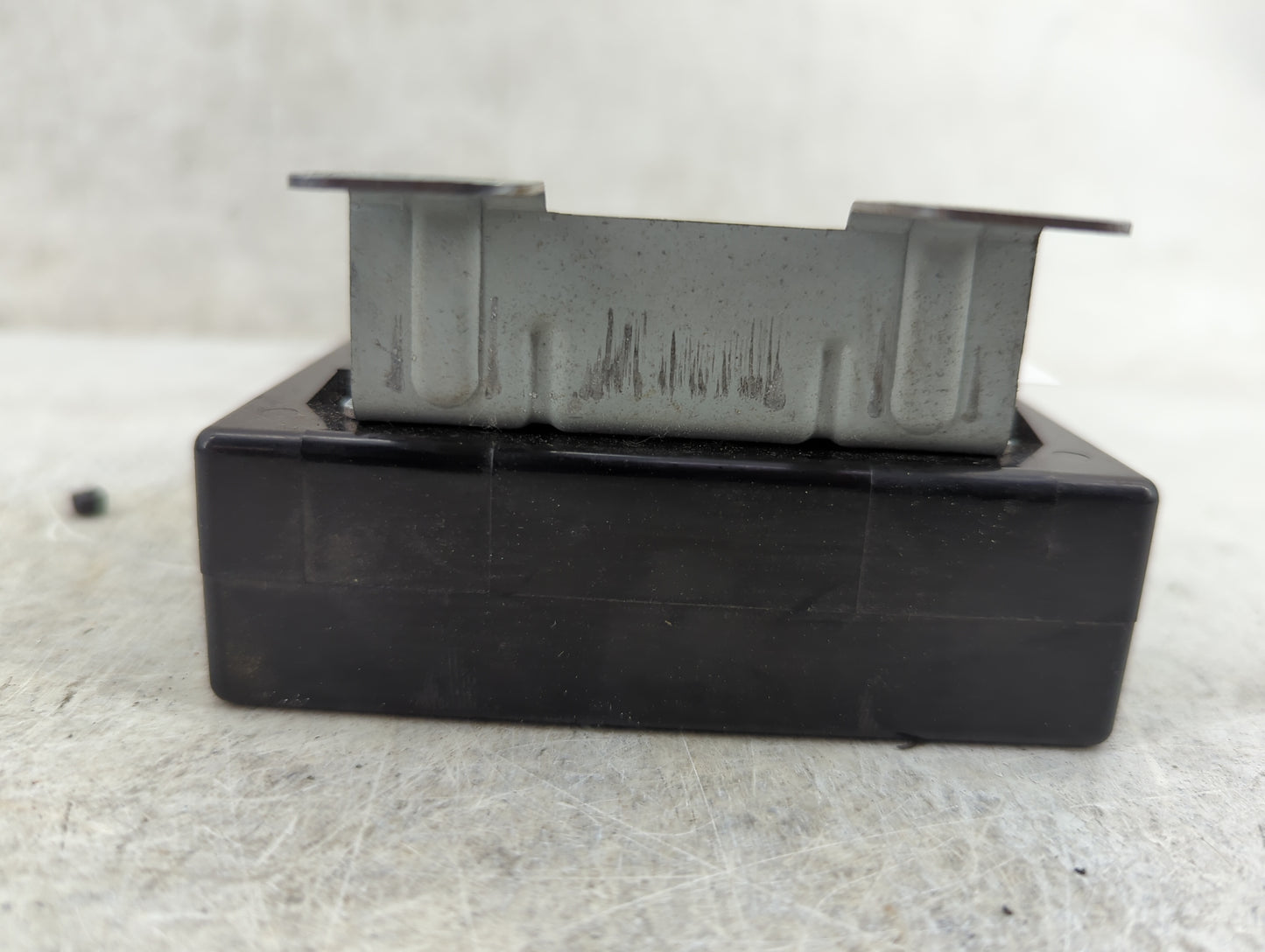 2005-2006 Hyundai Accent Traction Control Module - Oemusedautoparts1.com