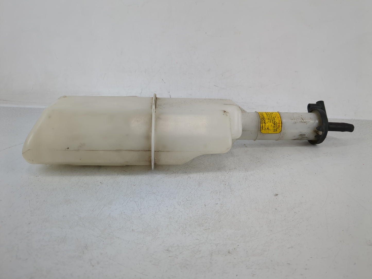 2001 Hyundai Elantra Radiator Coolant Overflow Expansion Tank Bottle 1166849 - Oemusedautoparts1.com