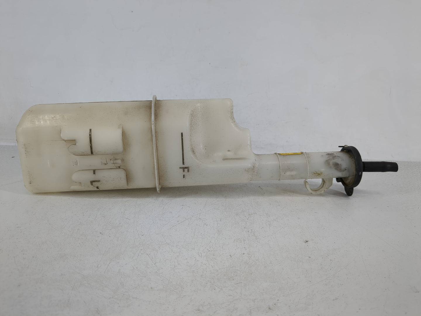 2001 Hyundai Elantra Radiator Coolant Overflow Expansion Tank Bottle - Oemusedautoparts1.com