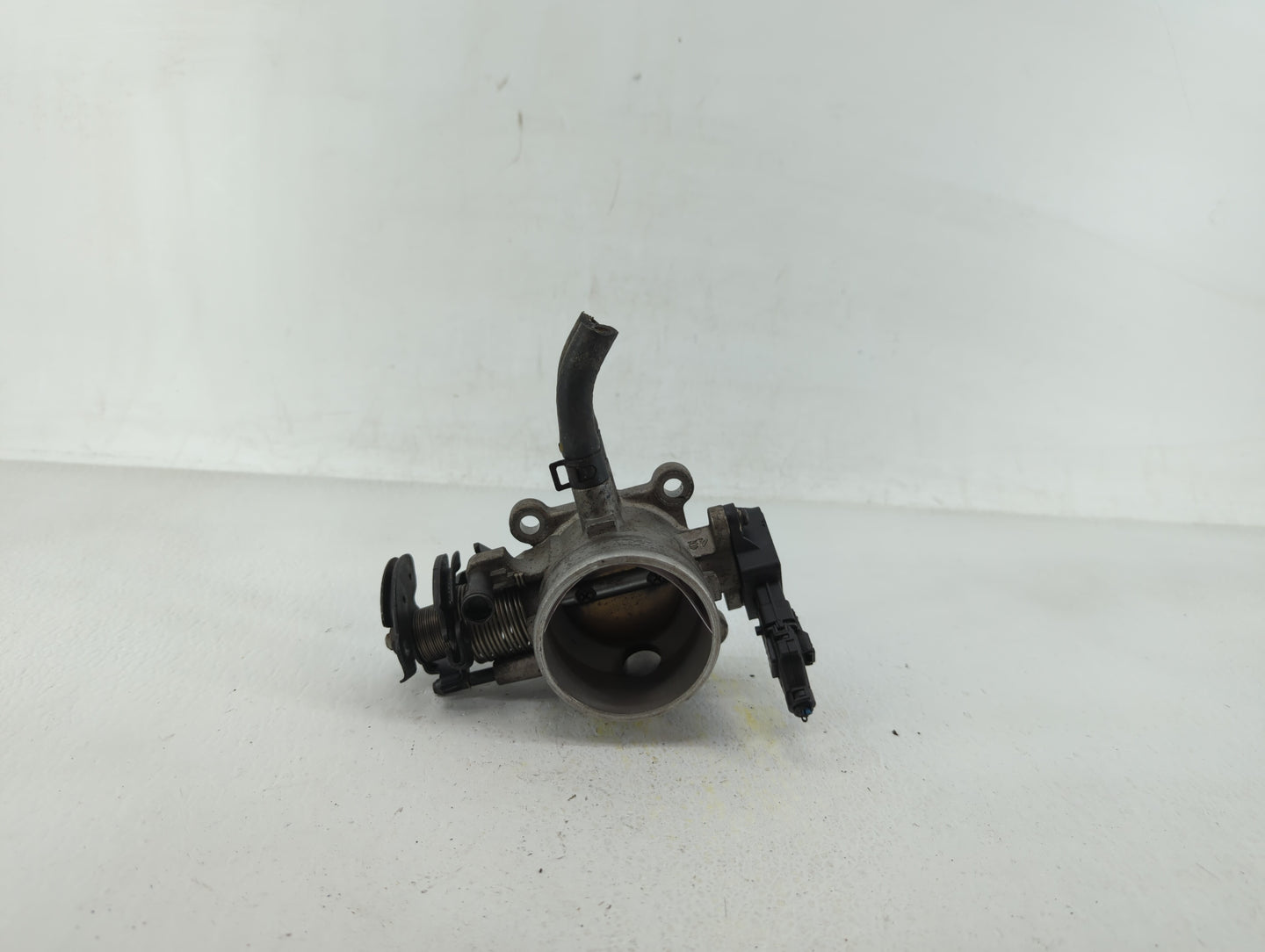 2003-2006 Hyundai Elantra Throttle Body P/N:35100-23751 35100-23701, 35400-23701 Fits Fits 2003 2004 2005 2006 2007 2008 200