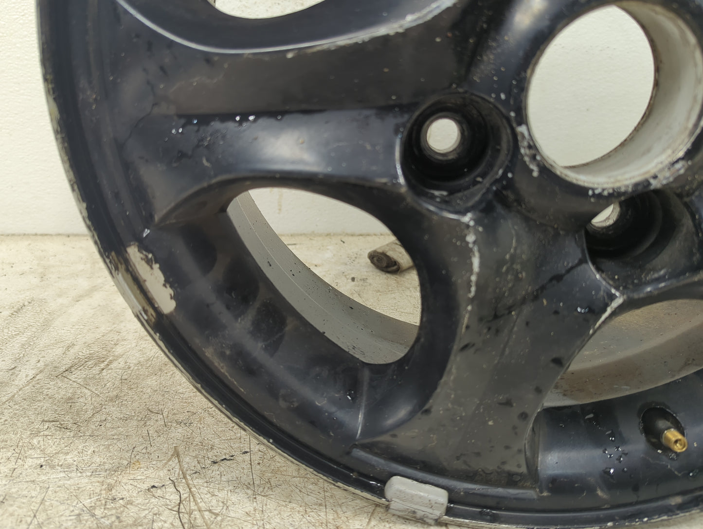 2005 Hyundai Elantra Oem Wheel Rim 5000349 - Oemusedautoparts1.com