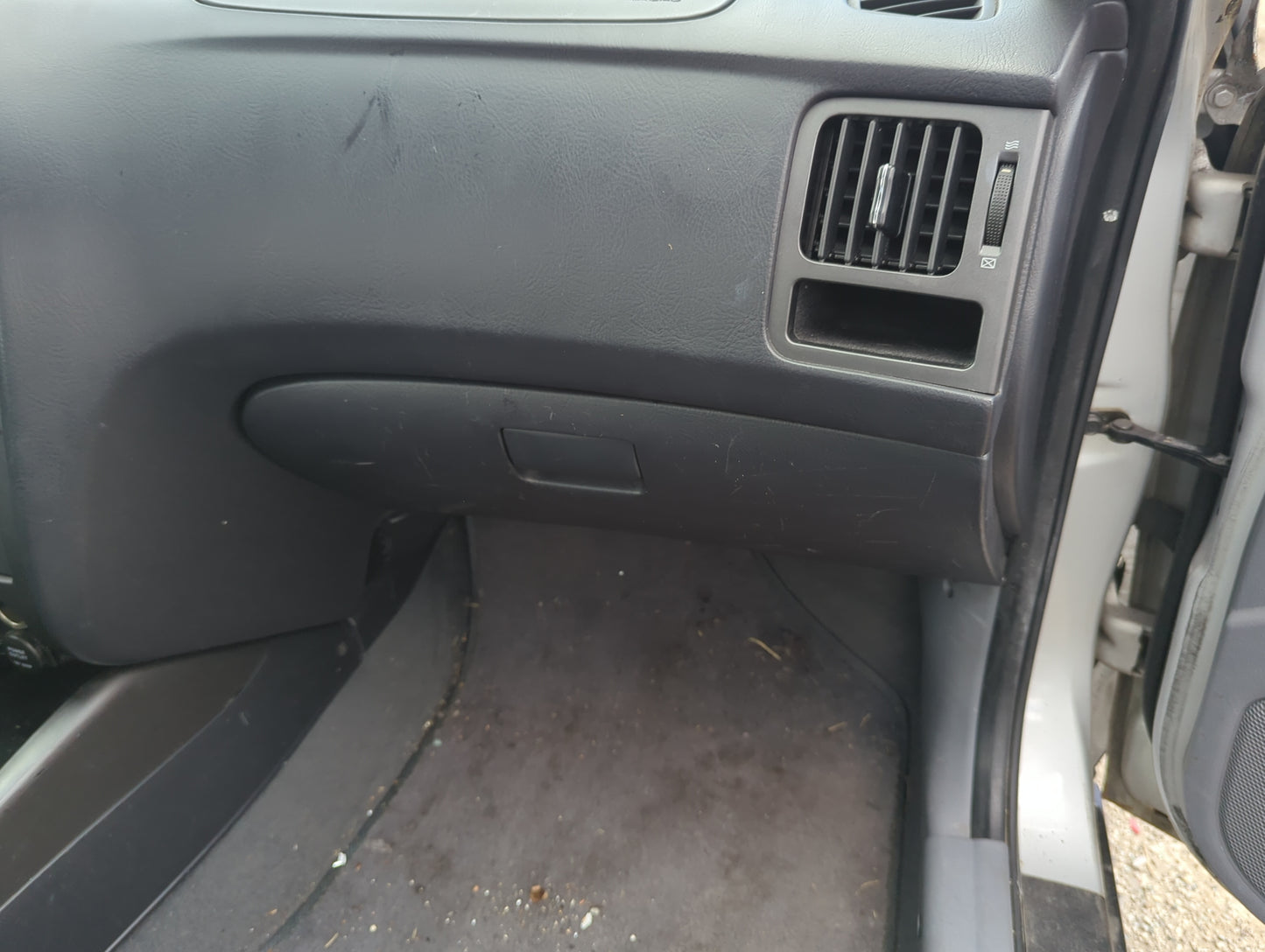 2005 Hyundai Elantra Passenger Glove Box Door Storage Compartment - Oemusedautoparts1.com