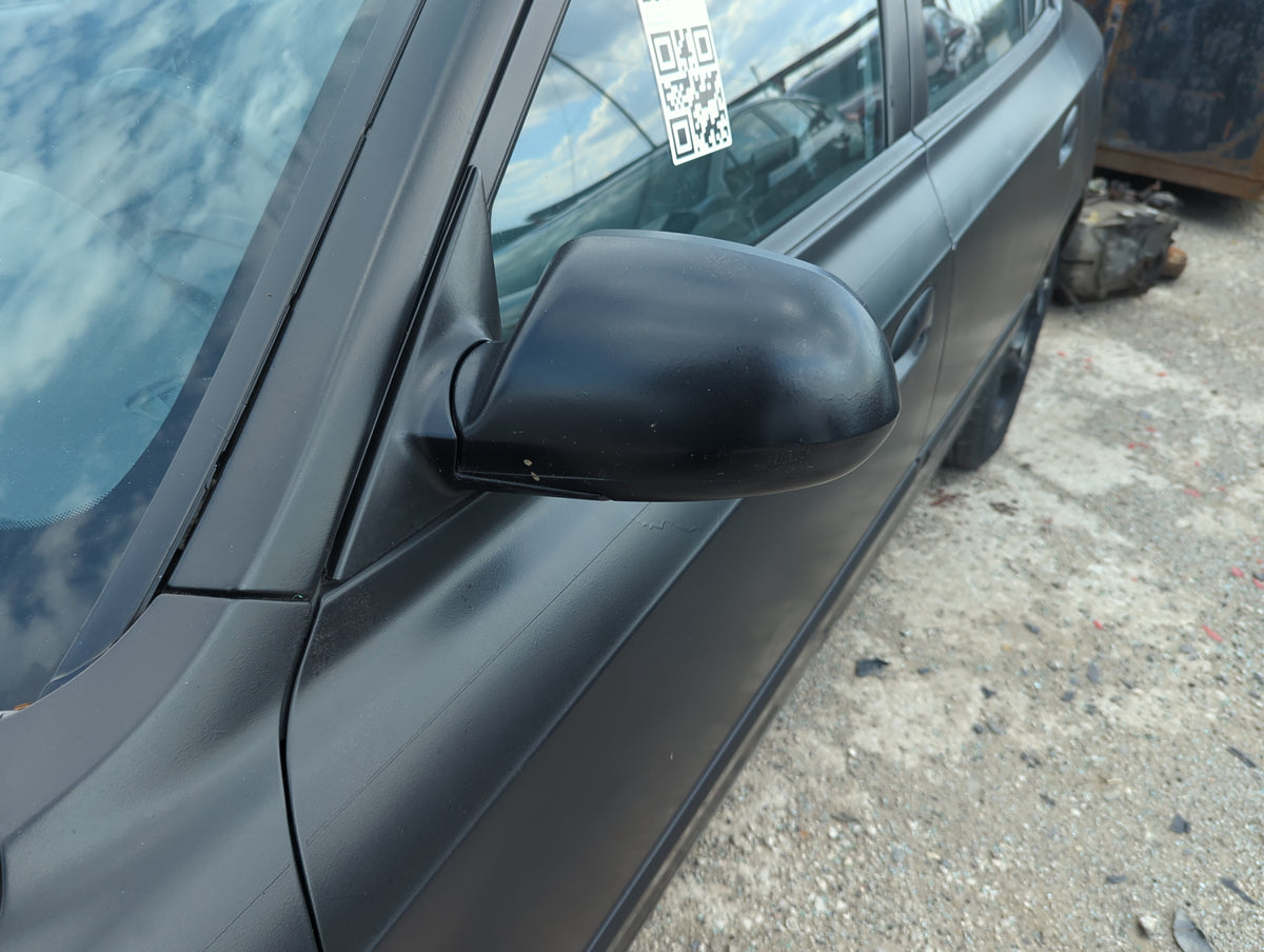 2001-2006 Hyundai Elantra Driver Side View Mirror - Left Door Mirror OEM Used - Oemusedautoparts1.com