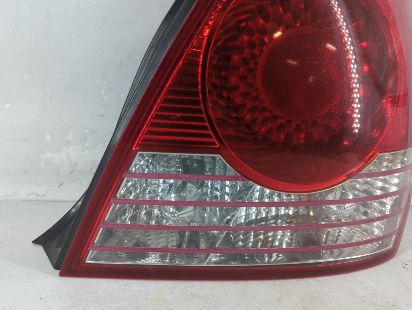 2004-2006 Hyundai Elantra Tail Light Assembly Passenger Right OEM Fits Fits 2004 2005 2006 OEM Used Auto Parts - Oemusedauto