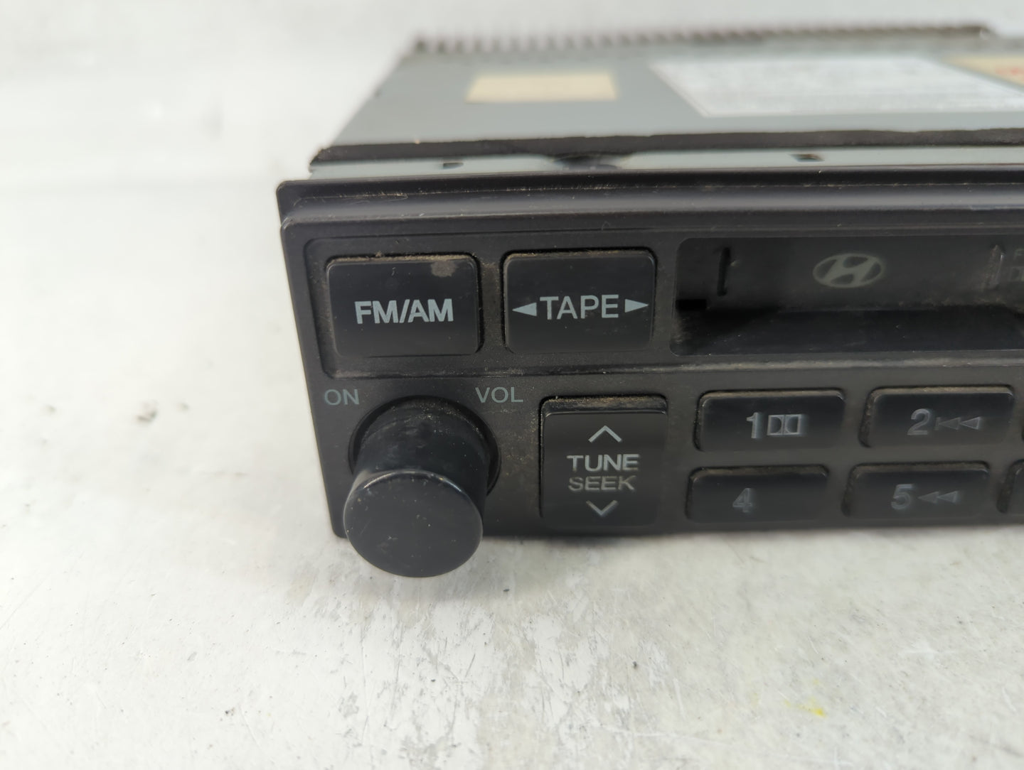 2005 Hyundai Elantra Radio AM FM Cd Player Receiver Replacement P/N:96140-2D106AX Fits OEM Used Auto Parts - Oemusedautopart