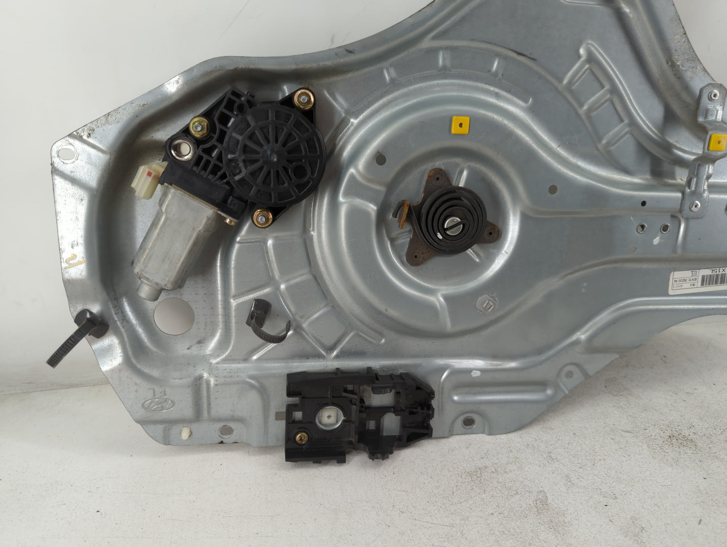 2001-2006 Hyundai Elantra Driver Left Front Window Regulator 877744 - Oemusedautoparts1.com