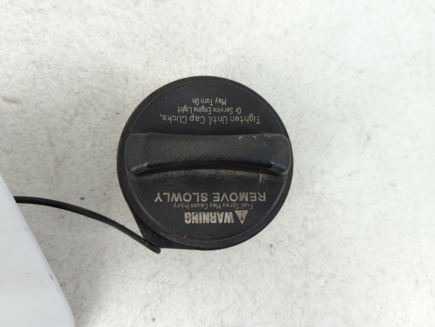 2005 Hyundai Elantra Fuel Tank Door Lid Gas Tank - Oemusedautoparts1.com