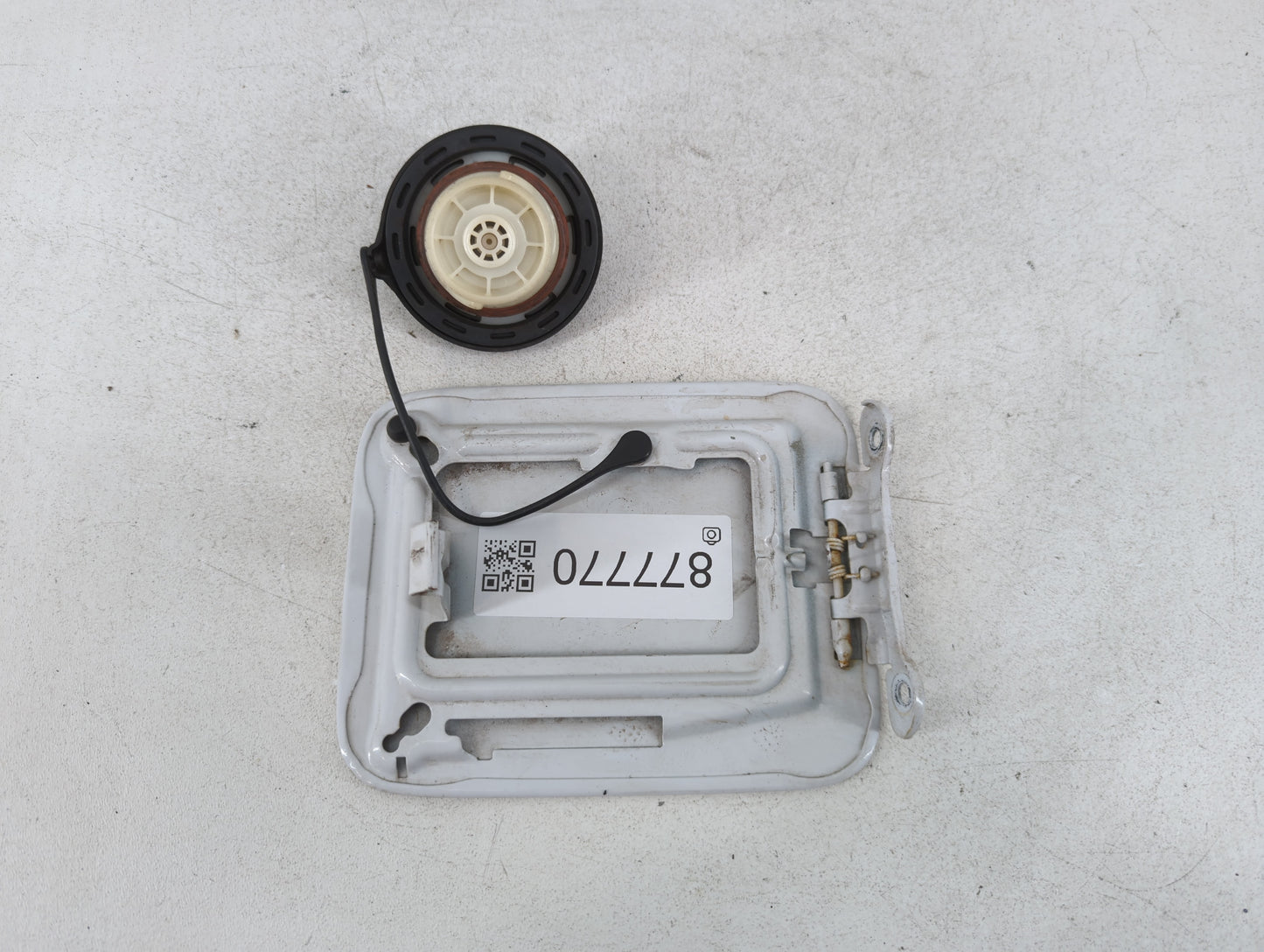 2005 Hyundai Elantra Fuel Tank Door Lid Gas Tank - Oemusedautoparts1.com