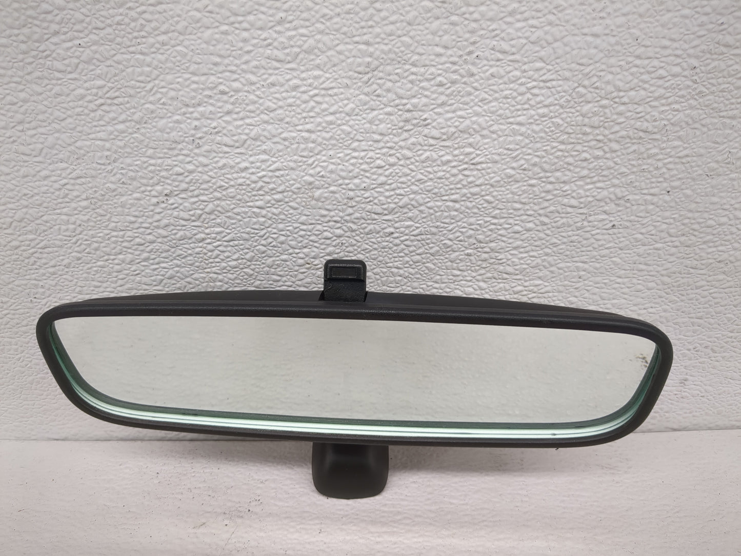 2001-2006 Hyundai Santa Fe Interior Rear View Mirror Replacement OEM P/N:E4022143 Fits OEM Used Auto Parts - Oemusedautopart