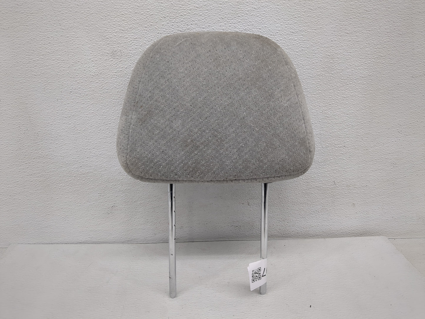 2005-2006 Hyundai Santa Fe Headrest Head Rest Front Driver Passenger Seat Fits Fits 2005 2006 OEM Used Auto Parts - Oemuseda
