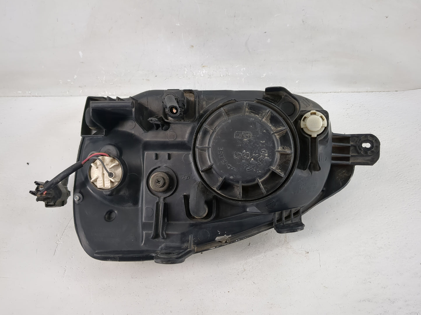 2005 Hyundai Santa Fe Passenger Right Oem Head Light Headlight Lamp - Oemusedautoparts1.com