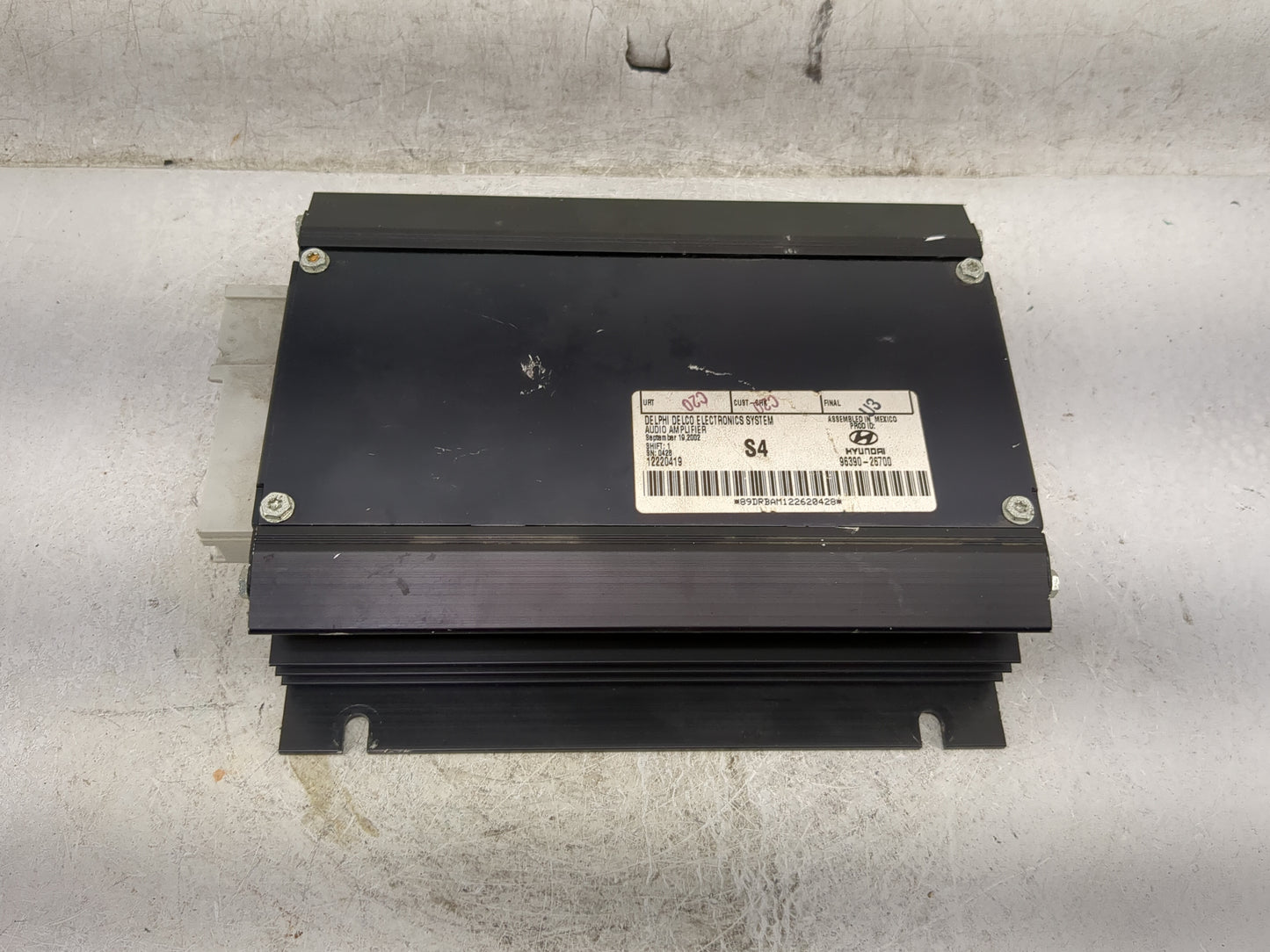 2003-2006 Hyundai Santa Fe Radio Speaker Amplifier 96390-26700|12220419 - Oemusedautoparts1.com