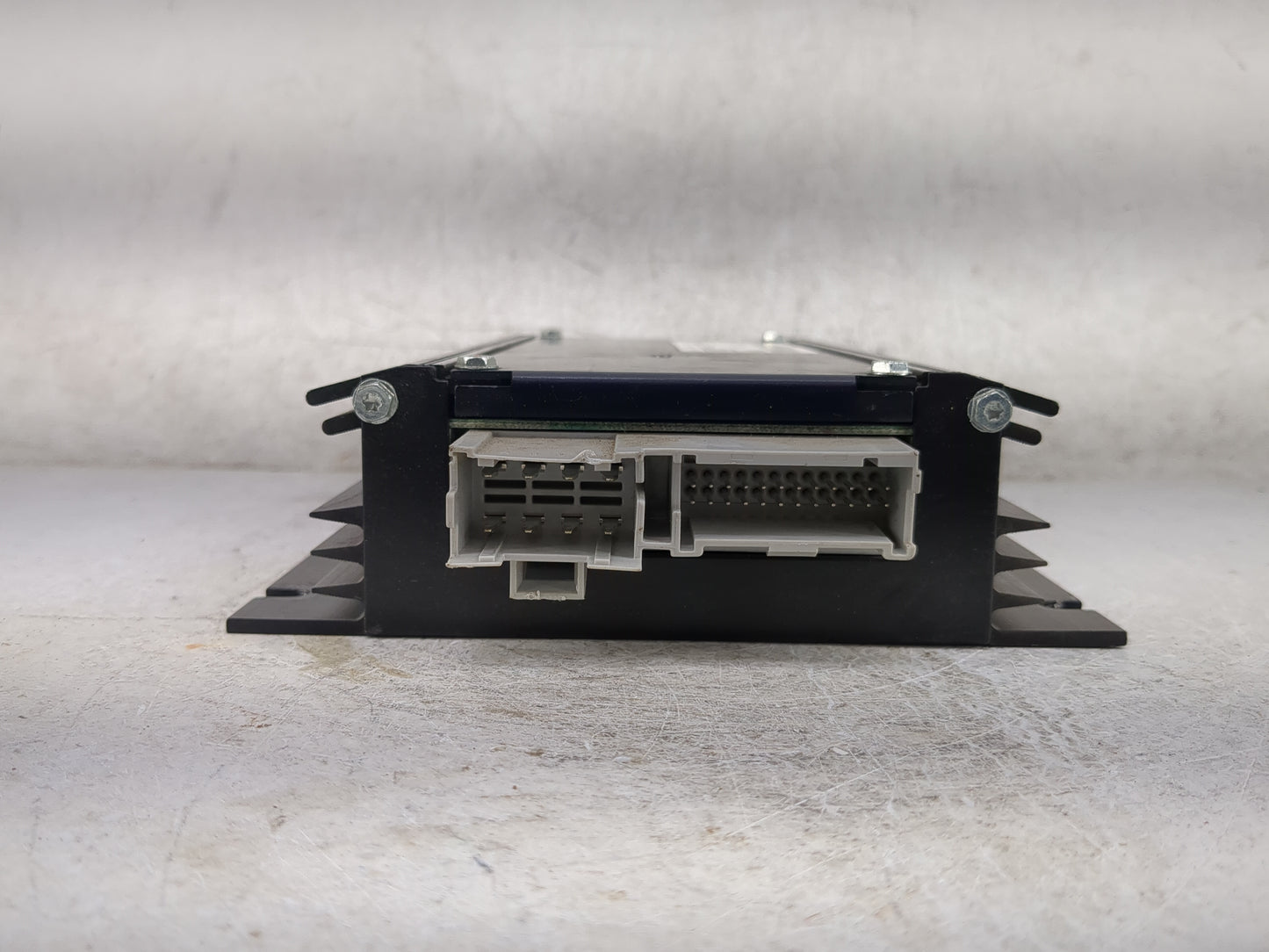 2003-2006 Hyundai Santa Fe Radio Speaker Amplifier 96390-26700|12220419 - Oemusedautoparts1.com