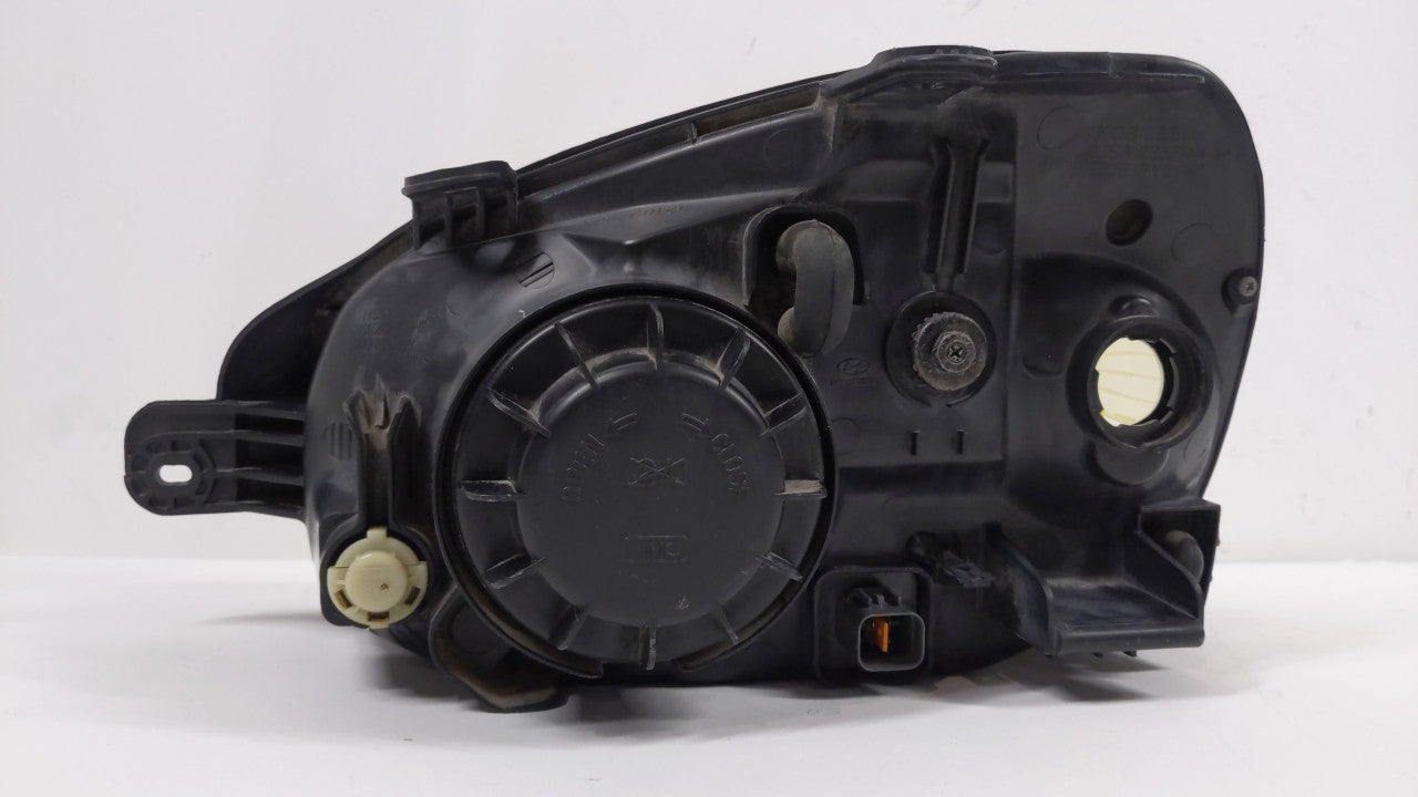 2004-2006 Hyundai Santa Fe Passenger Right Oem Head Light Headlight Lamp - Oemusedautoparts1.com