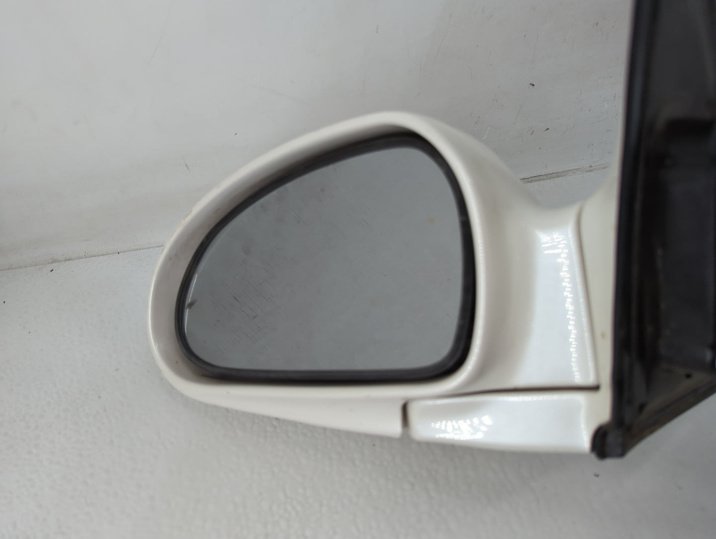 1999-2005 Hyundai Sonata Side Mirror Replacement Driver Left View Door Mirror P/N:E4012101 Fits OEM Used Auto Parts - Oemuse