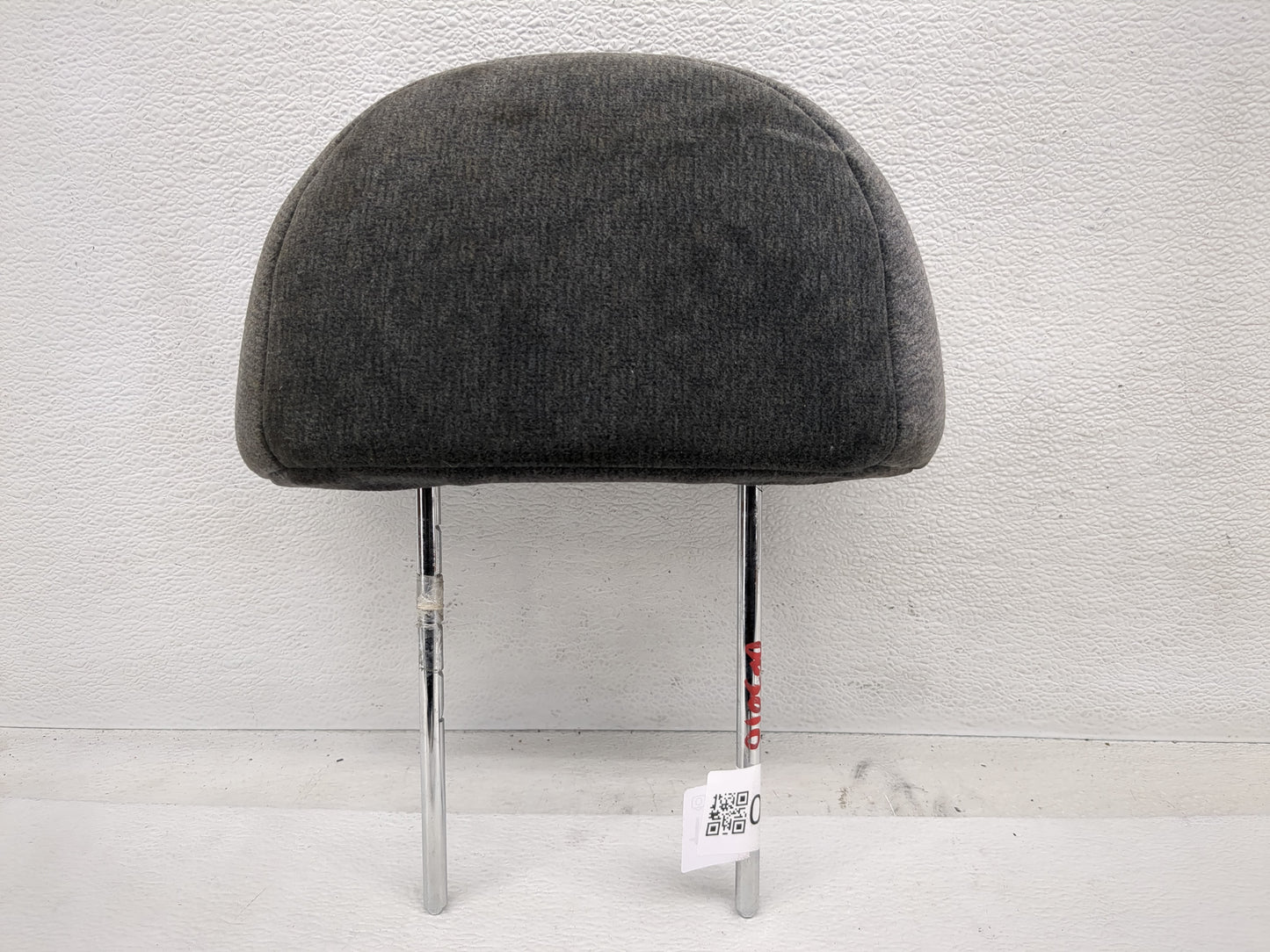 2002-2005 Hyundai Sonata Headrest Head Rest Rear Center Seat Fits Fits 2002 2003 2004 2005 OEM Used Auto Parts - Oemusedauto