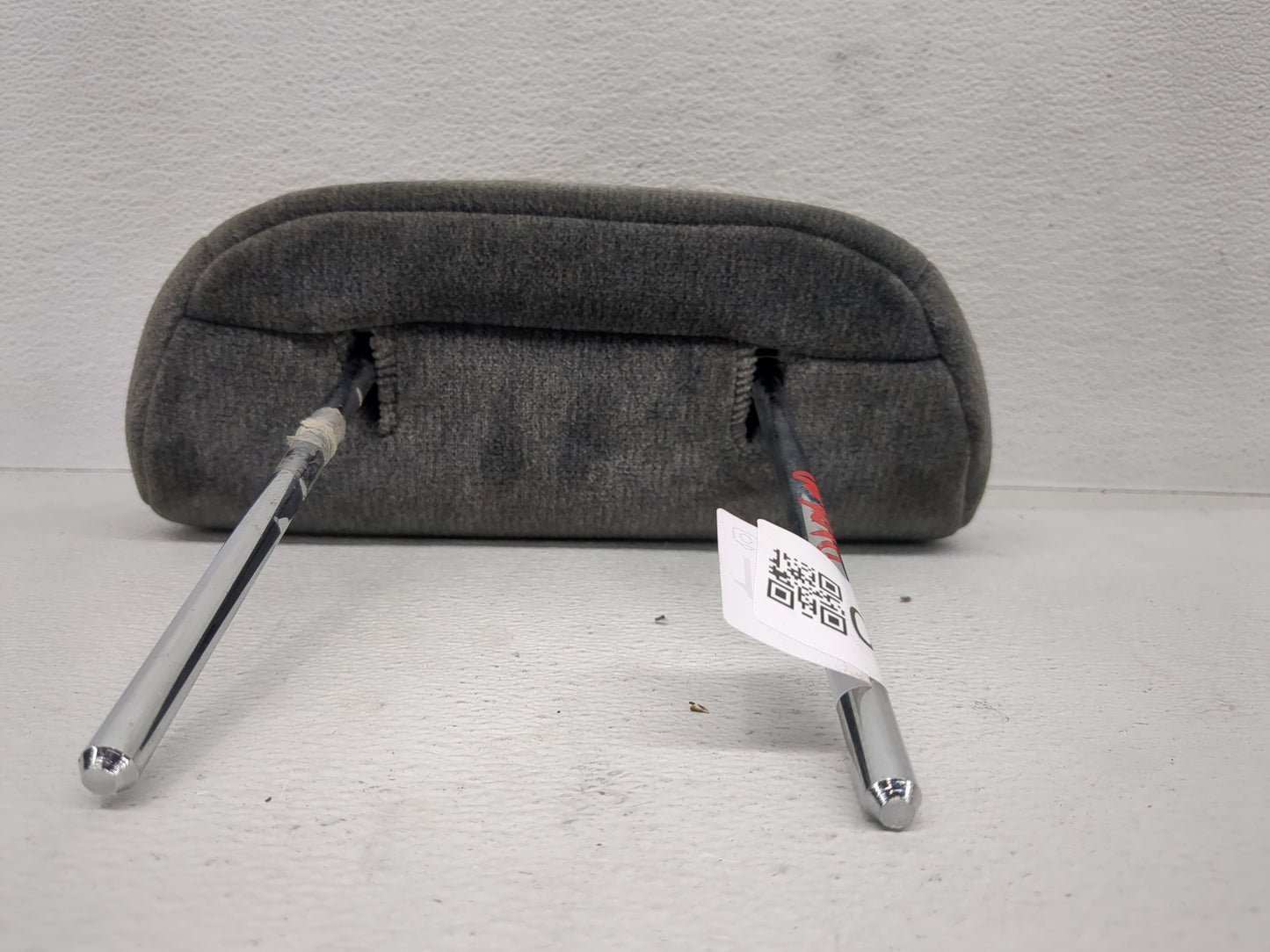 2002-2005 Hyundai Sonata Headrest Head Rest Rear Center Seat Fits Fits 2002 2003 2004 2005 OEM Used Auto Parts - Oemusedauto