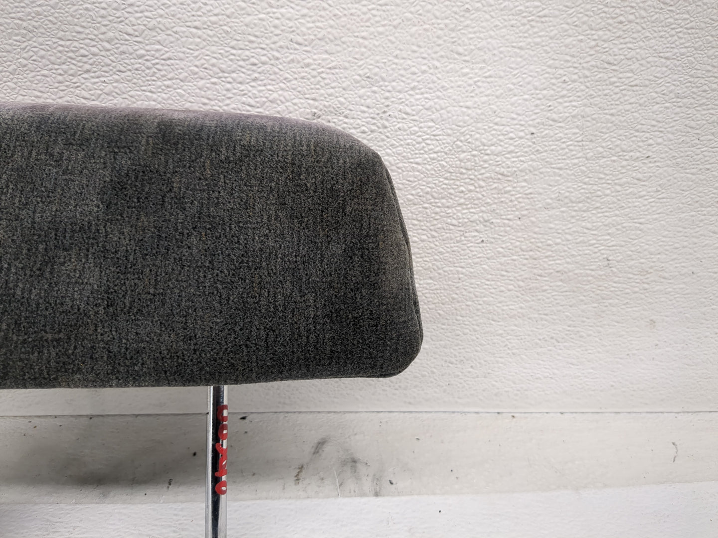 2002-2005 Hyundai Sonata Headrest Head Rest Rear Center Seat Fits Fits 2002 2003 2004 2005 OEM Used Auto Parts - Oemusedauto