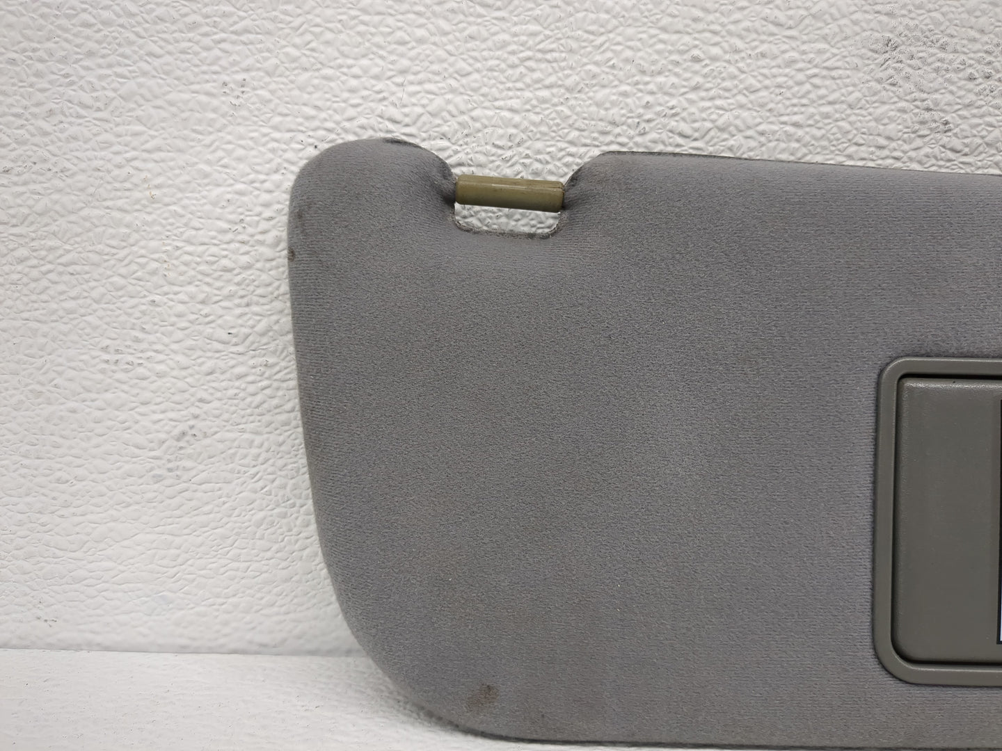 2002-2005 Hyundai Sonata Sun Visor Shade Replacement Passenger Right Mirror Fits Fits 2002 2003 2004 2005 OEM Used Auto Part