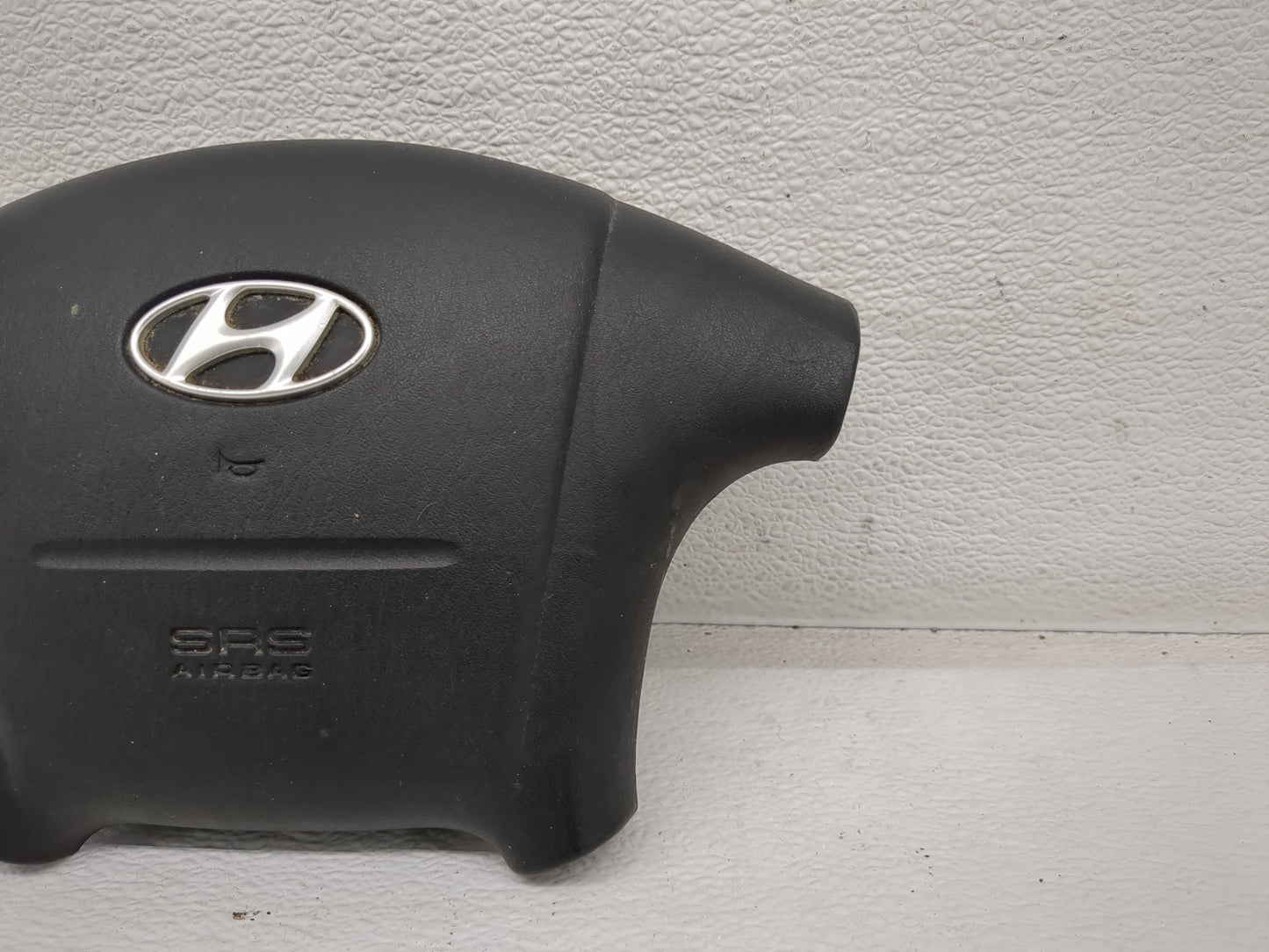 2002-2005 Hyundai Sonata Air Bag Driver Left Steering Wheel Mounted Fits Fits 2002 2003 2004 2005 OEM Used Auto Parts - Oemu