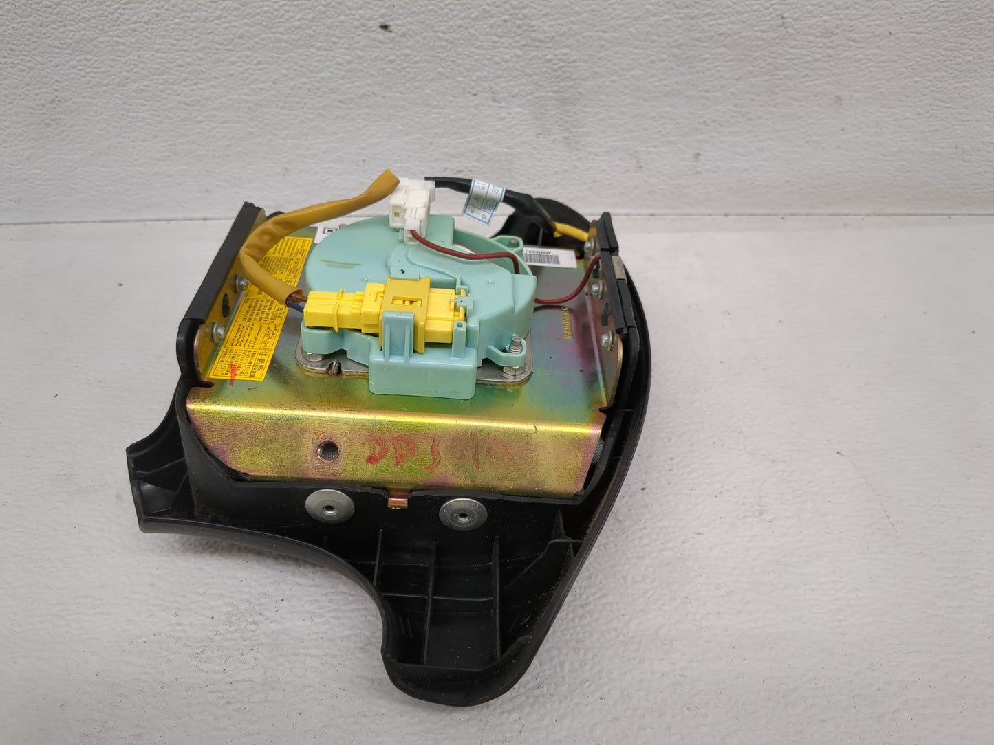 2002-2005 Hyundai Sonata Air Bag Driver Left Steering Wheel Mounted Fits Fits 2002 2003 2004 2005 OEM Used Auto Parts - Oemu