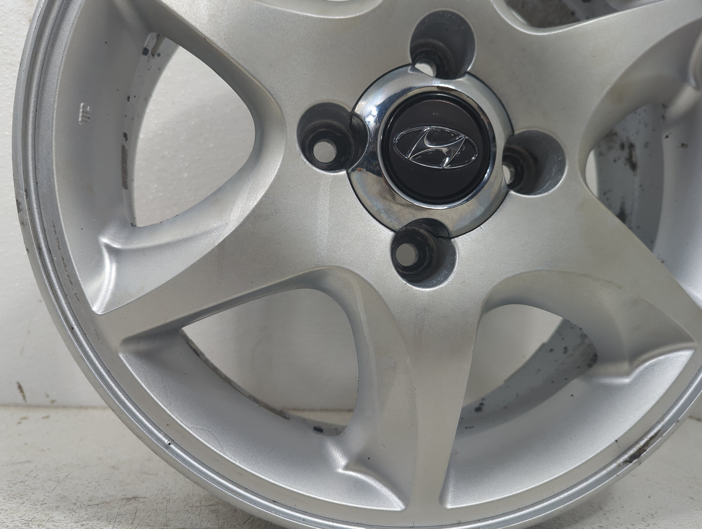 2005 Hyundai Sonata Oem Wheel Rim 5013082 - Oemusedautoparts1.com