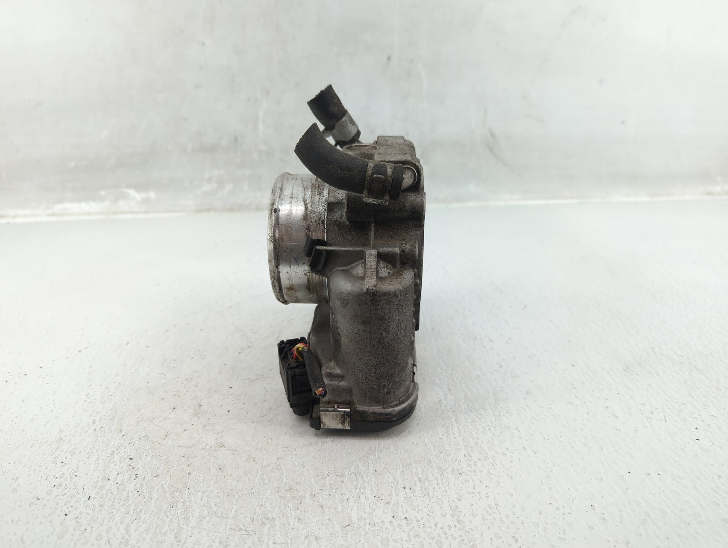 2015-2019 Hyundai Sonata Throttle Body P/N:35100-2G600 Fits Fits 2015 2016 2017 2018 2019 2020 2021 OEM Used Auto Parts - Oe