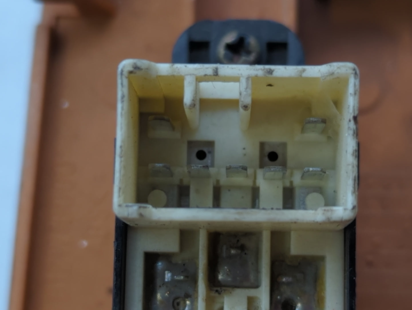 2002-2005 Hyundai Sonata Driver Left Rear Power Window Switch 621w03620 - Oemusedautoparts1.com