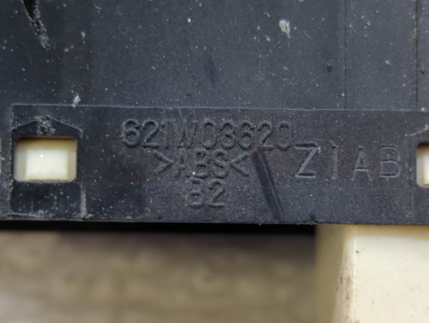 2002-2005 Hyundai Sonata Driver Left Rear Power Window Switch 621w03620 - Oemusedautoparts1.com