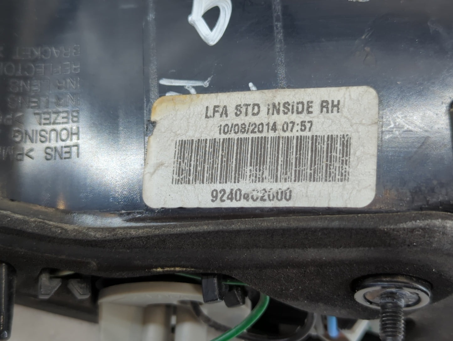 2002-2005 Hyundai Sonata Tail Light Assembly Passenger Right OEM P/N:9240402000 Fits Fits 2002 2003 2004 2005 OEM Used Auto 