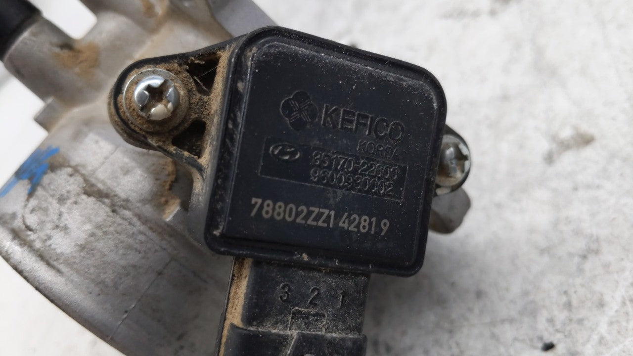 2004-2008 Hyundai Tiburon Throttle Body P/N:35400-23701 Fits Fits 2003 2004 2005 2006 2007 2008 2009 2010 OEM Used Auto Part