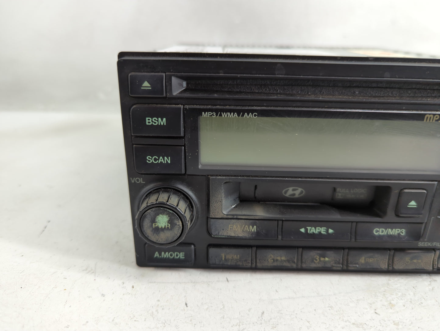2005-2006 Hyundai Tucson Radio AM FM Cd Player Receiver Replacement P/N:96180-2E100 Fits Fits 2005 2006 OEM Used Auto Parts 
