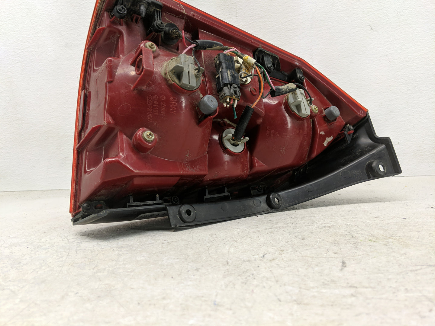 2005-2009 Hyundai Tucson Tail Light Assembly Passenger Right OEM P/N:92402-2E0 Fits Fits 2005 2006 2007 2008 2009 OEM Used A