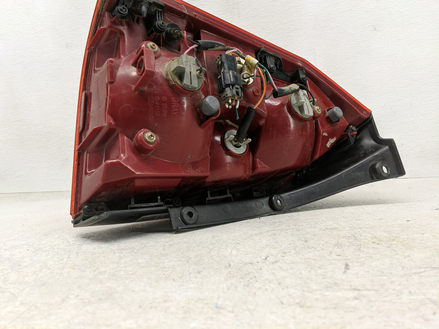 2005-2009 Hyundai Tucson Tail Light Assembly Passenger Right OEM P/N:92402-2E0 Fits Fits 2005 2006 2007 2008 2009 OEM Used A