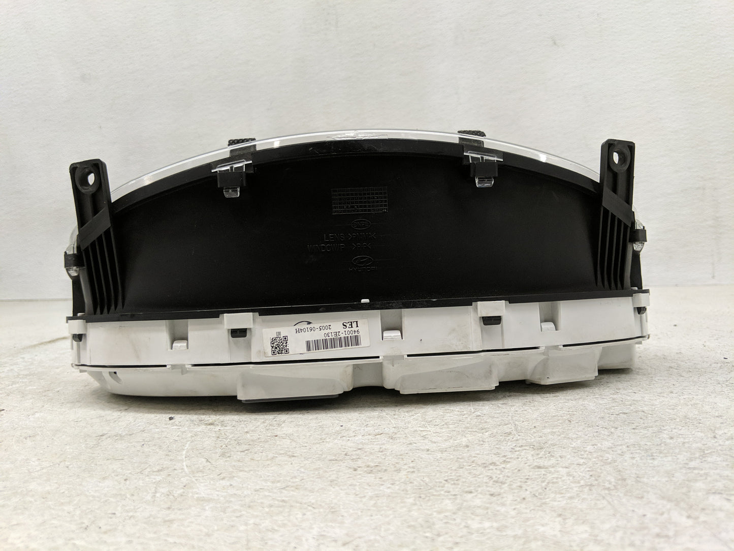 2005-2006 Hyundai Tucson Instrument Cluster Speedometer Gauges P/N:257-63370 Fits Fits 2005 2006 OEM Used Auto Parts - Oemus