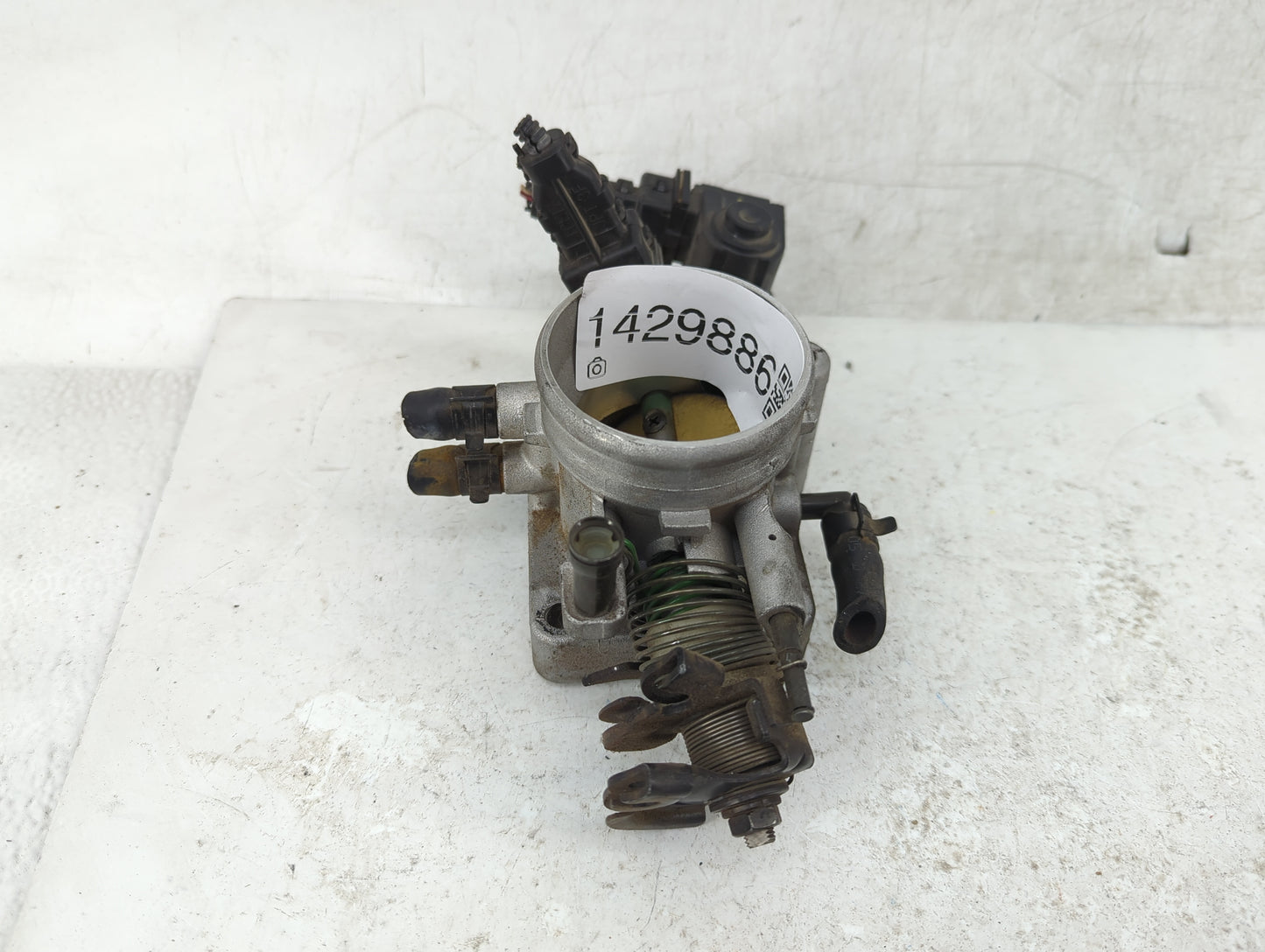 2005-2009 Hyundai Tucson Throttle Body P/N:35150-33010 Fits Fits 2005 2006 2007 2008 2009 2010 OEM Used Auto Parts - Oemused
