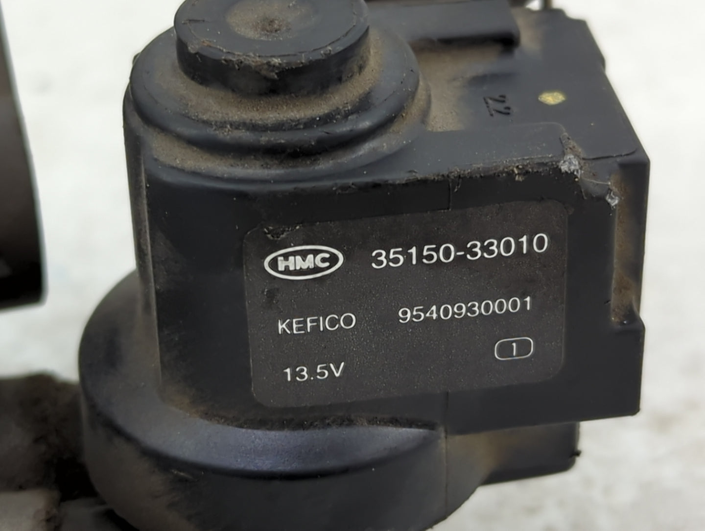 2005-2009 Hyundai Tucson Throttle Body P/N:35150-33010 Fits Fits 2005 2006 2007 2008 2009 2010 OEM Used Auto Parts - Oemused