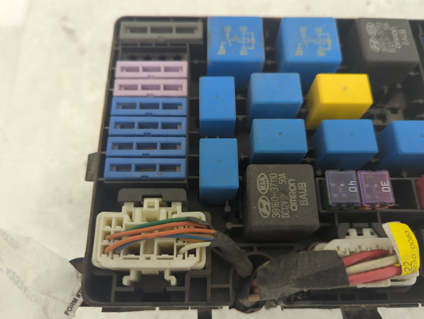 2005-2009 Hyundai Tucson Fusebox Fuse Box Panel Relay Module P/N:91202 2E862 Fits Fits 2005 2006 2007 2008 2009 OEM Used Aut