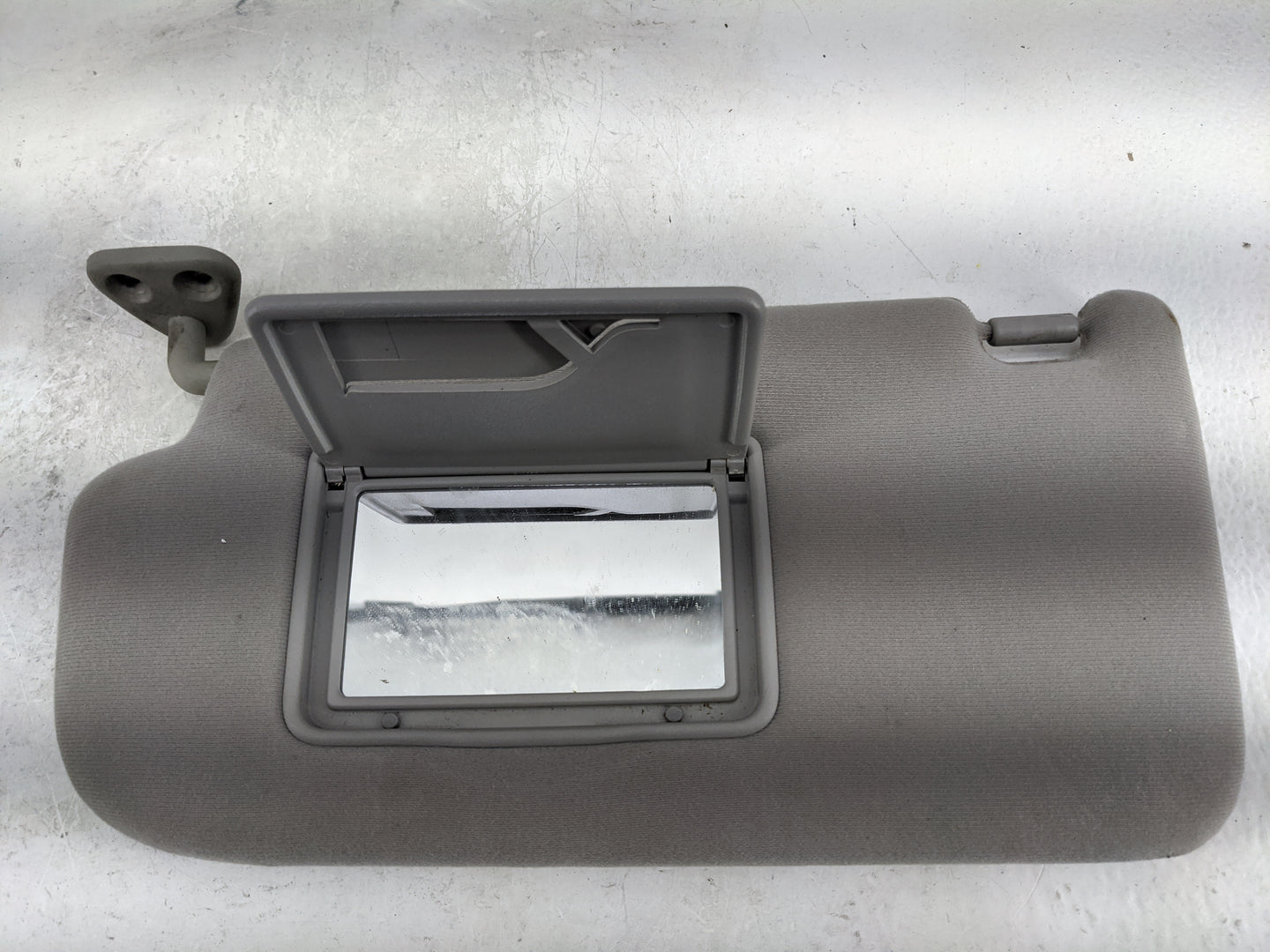2005-2009 Hyundai Tucson Sun Visor Shade Replacement Driver Left Mirror Fits Fits 2005 2006 2007 2008 2009 OEM Used Auto Par