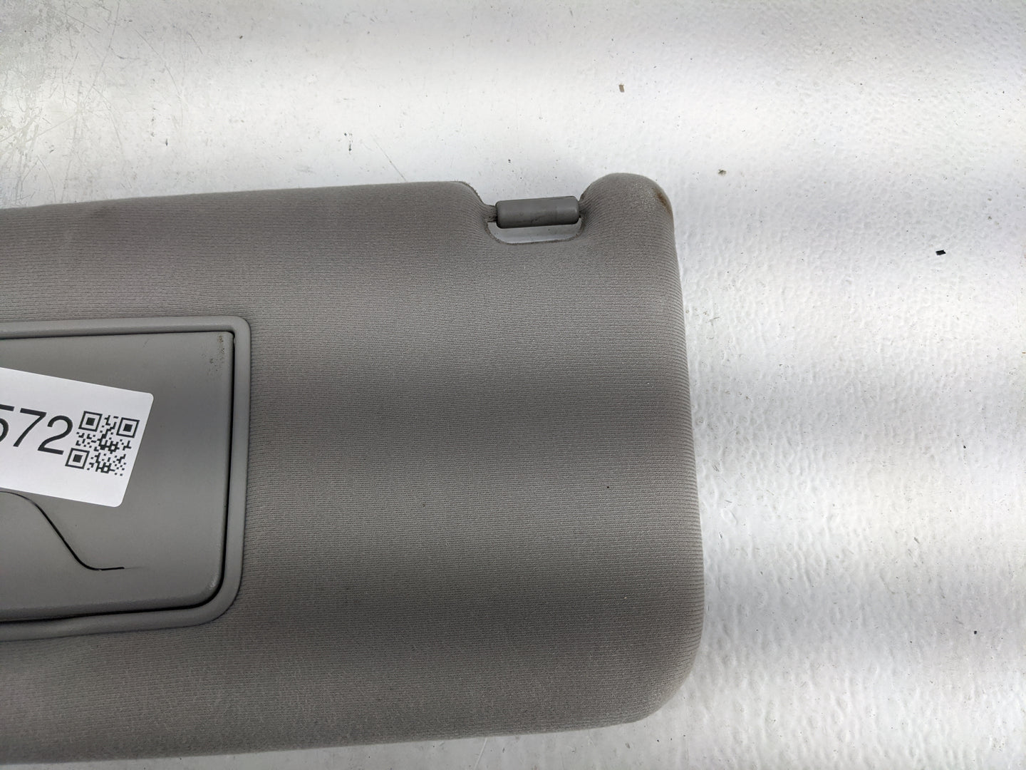 2005-2009 Hyundai Tucson Sun Visor Shade Replacement Driver Left Mirror Fits Fits 2005 2006 2007 2008 2009 OEM Used Auto Par