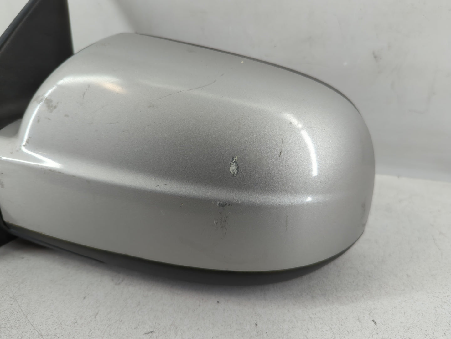 2005-2009 Hyundai Tucson Driver Left Side View Manual Door Mirror Silver - Oemusedautoparts1.com
