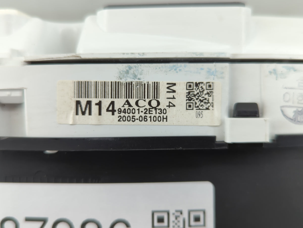 2005 Hyundai Tucson Instrument Cluster Speedometer Gauges P/N:94001-2E130 Miles:1K Fits OEM Used Auto Parts - Oemusedautopar