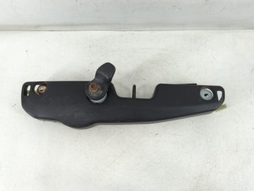2005-2009 Hyundai Tucson Front Windshield Wiper Motor P/N:98700-2E001 Fits Fits 2005 2006 2007 2008 2009 OEM Used Auto Parts